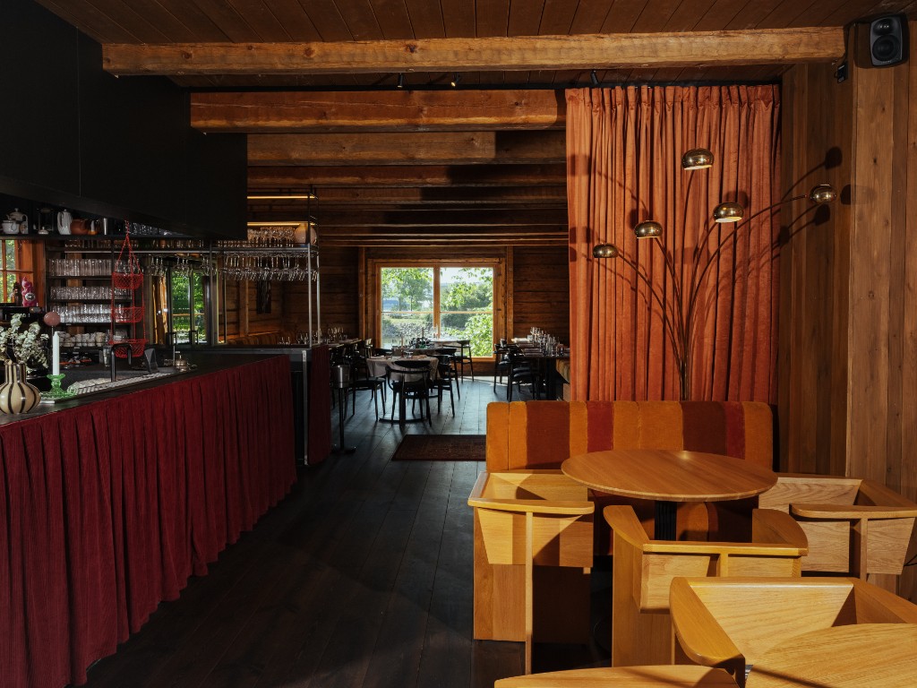 The bar at Rogue Rouge
